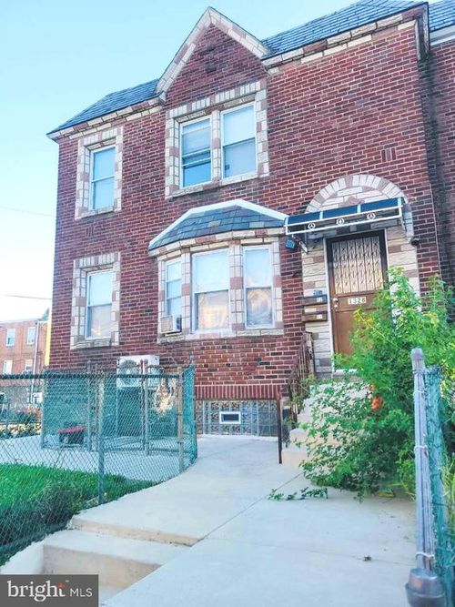 1328 Greeby St, PHILADELPHIA, PA, 19111-5527 | Card Image