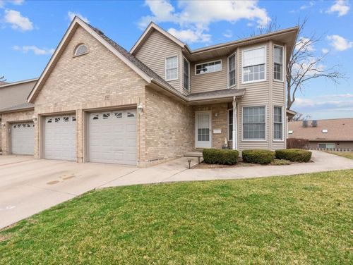 163-163 Mclaren Dr, Sycamore, IL, 60178-2256 | Card Image