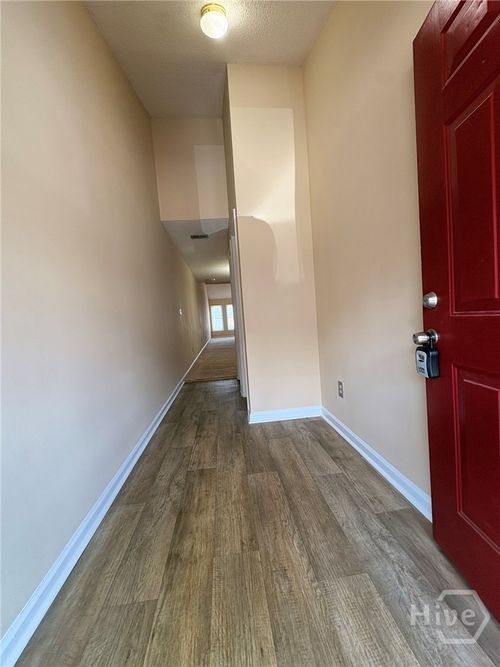 422-2505 W Broad St, Athens, GA, 30606-3524 | Card Image