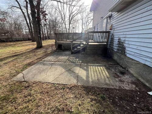 981 Connetquot Ave, Central Islip, NY, 11722-3234 | Card Image