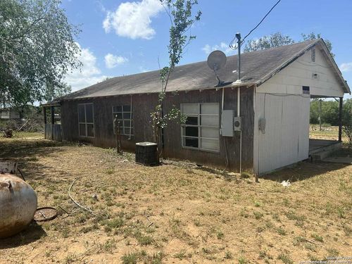 508 Hickory St, Jourdanton, TX, 78026-3926 | Card Image