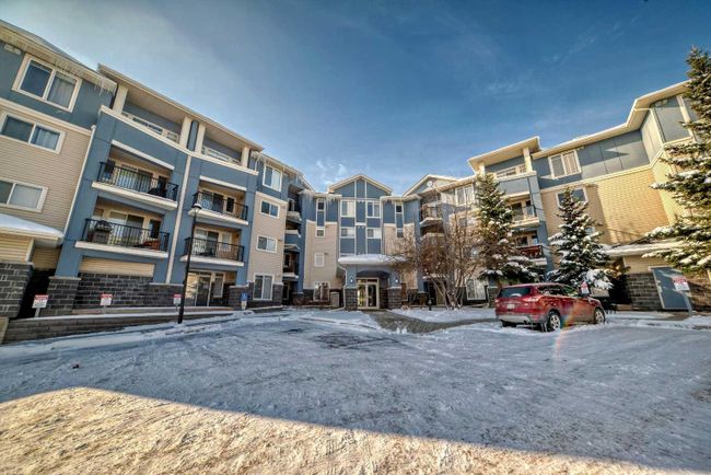 404 - 120 Country Village Circle Ne, Home with 2 bedrooms, 2 bathrooms and 2 parking in Calgary AB | Image 1