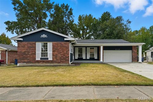 5148 Longhorn Trl, Florissant, MO, 63033-7707 | Card Image