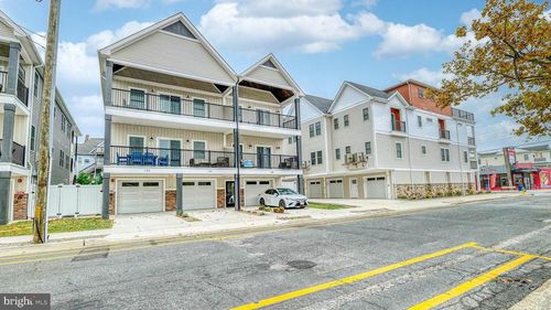 143 E Pine Ave, Wildwood, NJ, 08260-4952 | Card Image