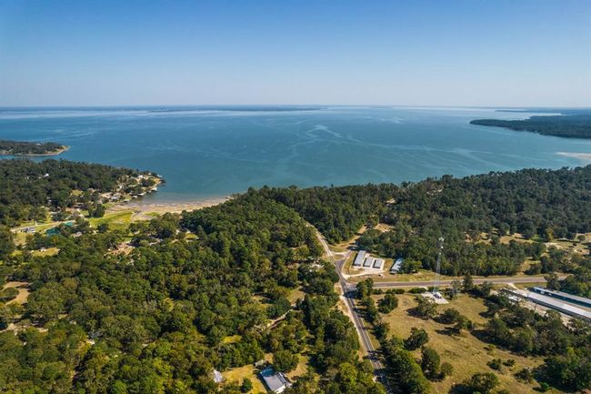 Just 15 minutes away from Lake Livingston, this location is the ideal retreat from the hustle and bustle of city life! | Image 4