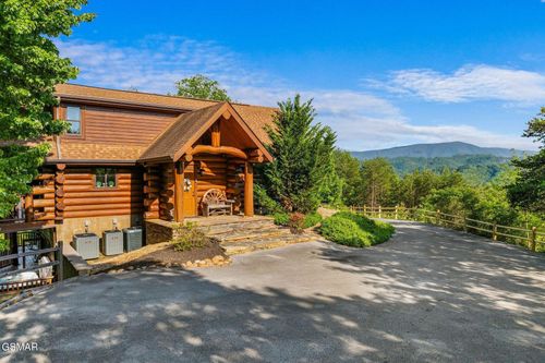 2418 Smoky Vista Way, Sevierville, TN, 37876 | Card Image