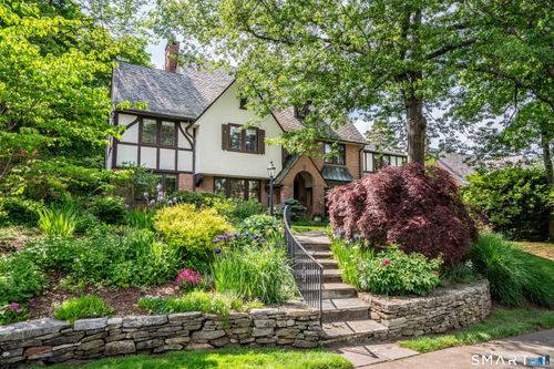 7 Fernwood Rd, West Hartford, CT, 06119-1144 | Card Image