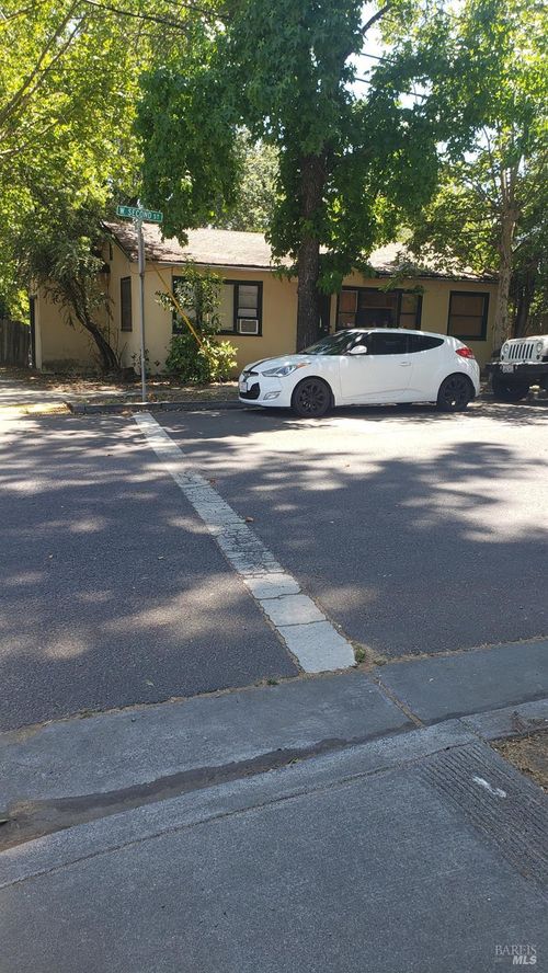 303 W 2nd St, Cloverdale, CA, 95425-3247 | Card Image