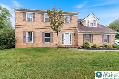 5175 Meadowview Dr, MACUNGIE, PA, 18062-9012 | Card Image