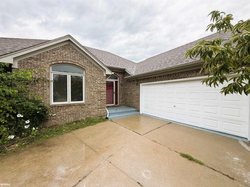 51971 Emil Dr, Macomb, MI, 48042-4032 | Card Image