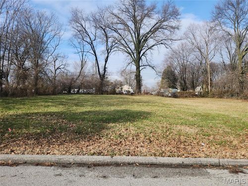 9053 Bobb Ave, Saint Louis, MO, 63114-4021 | Card Image