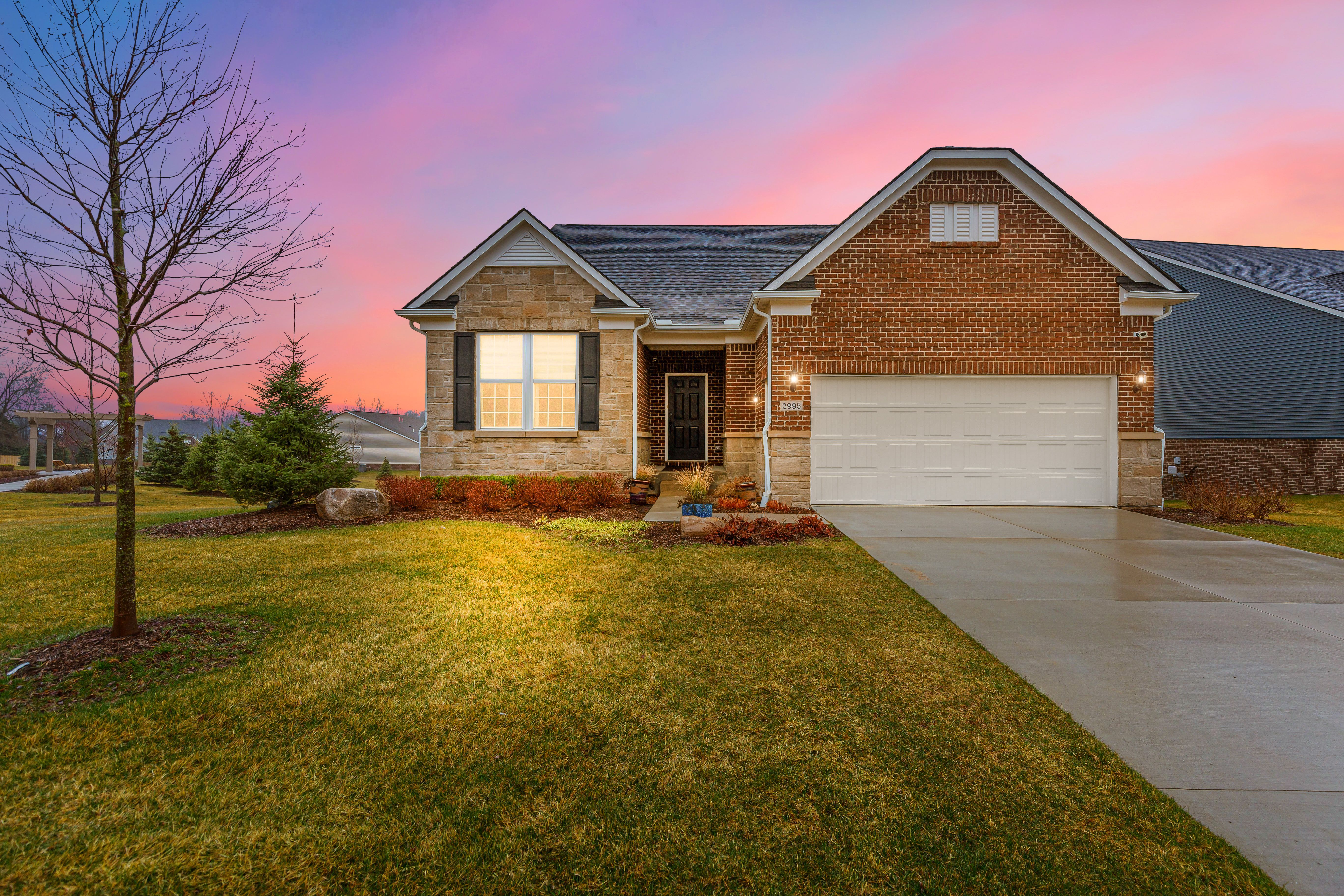 Ashdale Way, Clarkston, MI 48348
