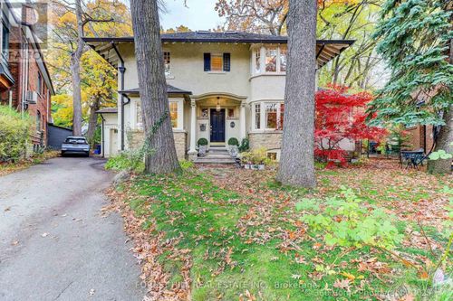 91 Braemore Gdns, Toronto, ON, M6G2C7 | Card Image