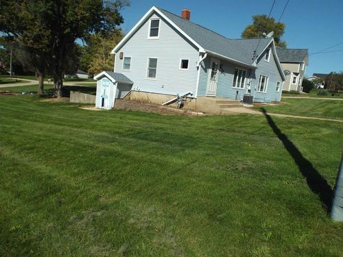 303 S Center St, BROWNTOWN, WI, 53522-9526 | Card Image