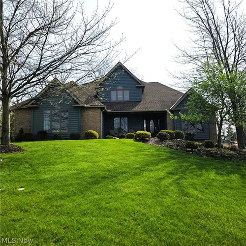 8420 Hunting Drive, North Royalton, OH, 44133 | Card Image