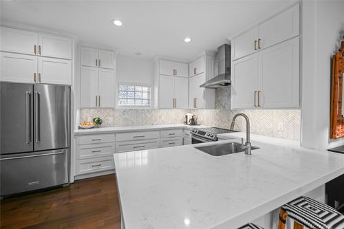 5608 Parade Rdg, Austin, TX, 78731-3350 | Card Image