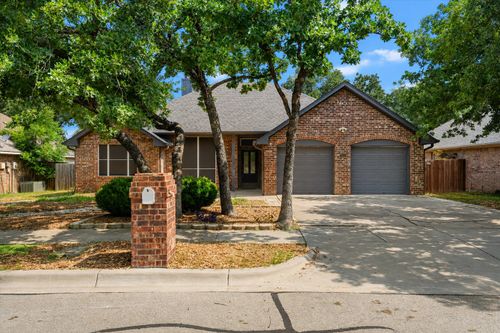 2305 Whispering Oaks, Denton, TX, 76209-6488 | Card Image