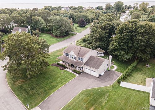 2 Moor Ln, Patchogue, NY, 11772-5773 | Card Image