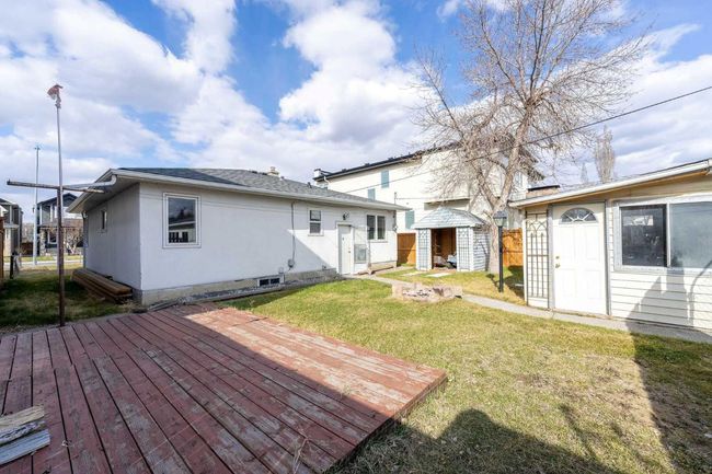8531 47 Ave Nw, House other with 3 bedrooms, 2 bathrooms and 2 parking in Calgary AB | Image 32