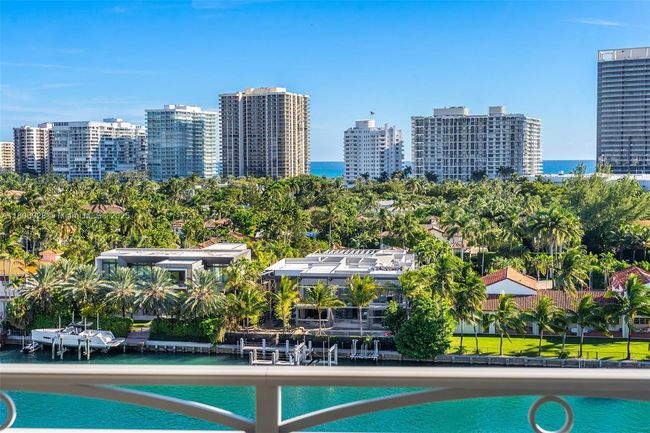 9C - 9751 E Bay Harbor Dr, Condo with 2 bedrooms, 3 bathrooms and null parking in Bay Harbor Islands FL | Image 17