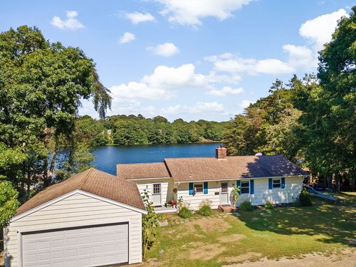 15 Maple St, Bourne, MA, 02532-3039 | Card Image