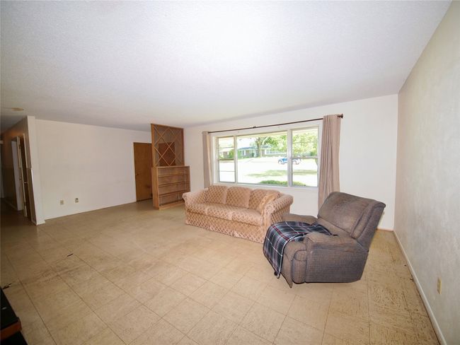 1441 Brazos St, House other with 3 bedrooms, 2 bathrooms and null parking in Graham TX | Image 4