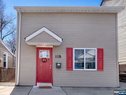 118 Carlisle Ave, Paterson, NJ, 07501-2518 | Card Image