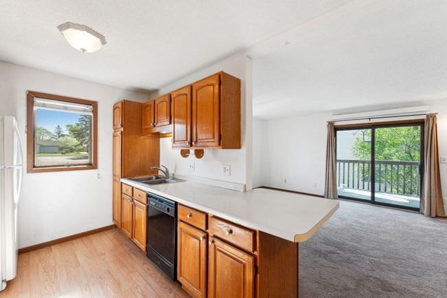 APT-106 - 6601 Buckley Cir, Condo with 2 bedrooms, 2 bathrooms and null parking in Inver Grove Heights MN | Image 6