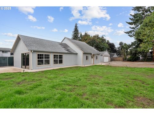 604 Holmes Ln, Oregon City, OR, 97045-3705 | Card Image