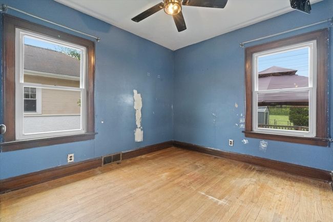 304 W Keith Ave, House other with 4 bedrooms, 2 bathrooms and 2 parking in Waukegan IL | Image 12