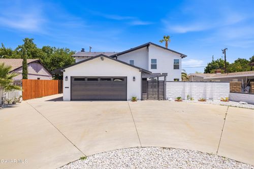 39176 11th Street, Palmdale, CA, 93551 | Card Image