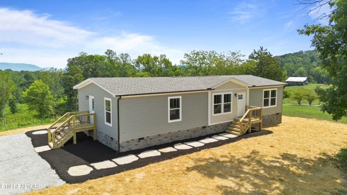 721 Davis Chapel Rd, La Follette, TN, 37766-7106 | Card Image