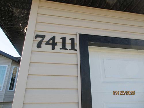 b-7411 29 Street, Lloydminster, AB, T9V3N1 | Card Image