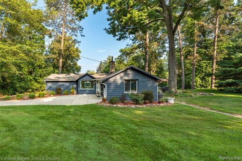 10624 Pine Bluff Ave, Hamburg Twp, MI, 48189-9750 | Card Image