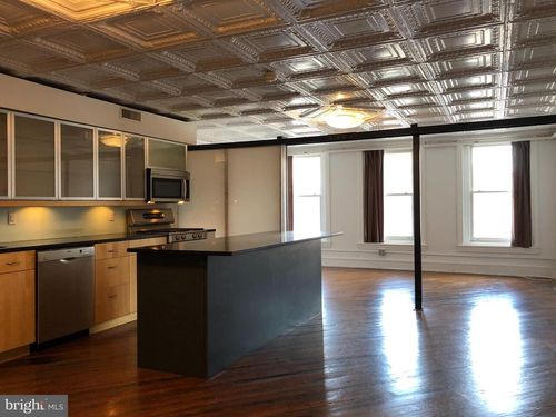 apt-4-126 Market St, PHILADELPHIA, PA, 19106-3093 | Card Image