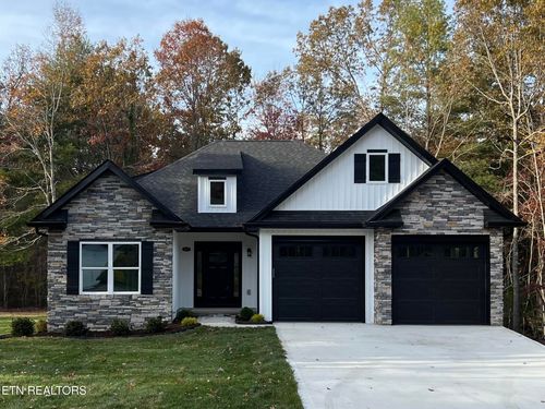 141 Windsor Rd, Crossville, TN, 38558-4513 | Card Image