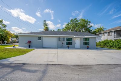 27587 Imperial Shores Boulevard, Home with 4 bedrooms, 4 bathrooms and null parking in Bonita Springs FL | Image 3