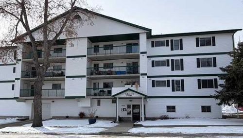 206-5007 52 Ave, Ponoka, AB, T4J1S3 | Card Image