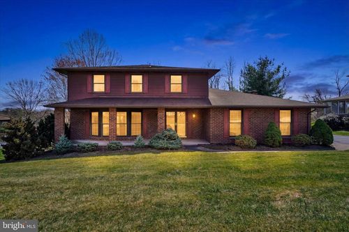 3745 Starview Dr, York, PA, 17402-4370 | Card Image
