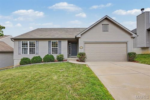 6584 Buckingham Palace Dr, Imperial, MO, 63052-3804 | Card Image