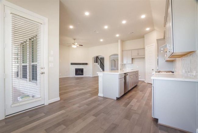 Breakfast Nook & Kitchen | Image 15