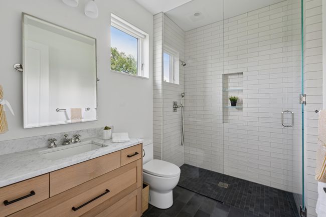 2505 E Lake Of The Isles Pkwy, House other with 5 bedrooms, 7 bathrooms and null parking in Minneapolis MN | Image 52