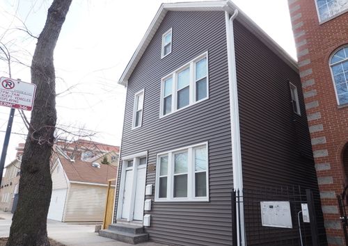 2115 W Wellington Ave, Chicago, IL, 60618-4081 | Card Image