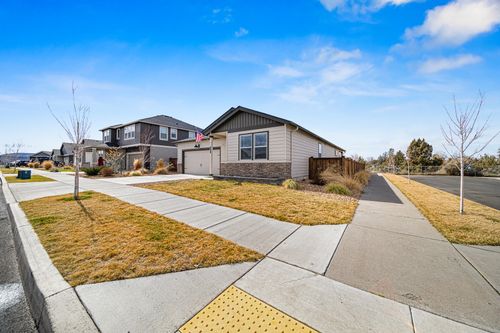 597 Ne Union Loop, Prineville, OR, 97754-3231 | Card Image