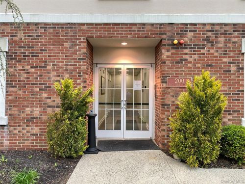 2s-200 Erie St, Blauvelt, NY, 10913-1900 | Card Image