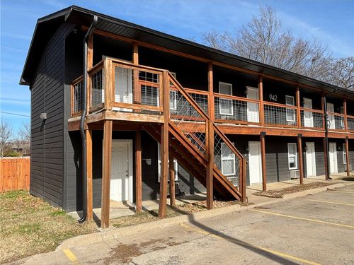 10-942 W Holly St, Fayetteville, AR, 72703-1626 | Card Image