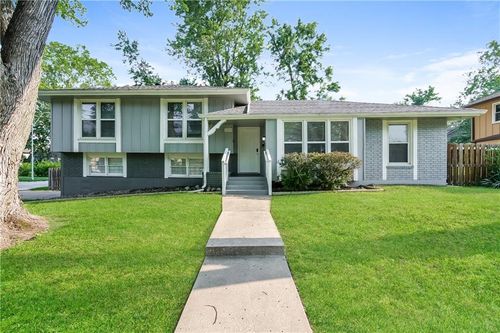 12000 57th St, Kansas City, MO, 64133-3516 | Card Image