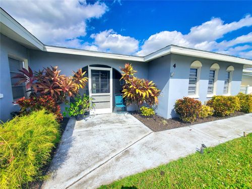 4 Golfview Rd, Rotonda West, FL, 33947-2230 | Card Image