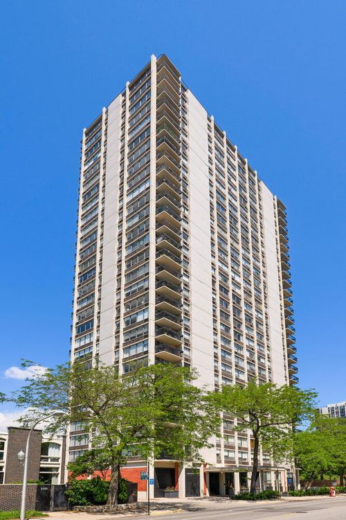 apt-2201d-1355 N Sandburg Ter, Chicago, IL, 60610-2042 | Card Image