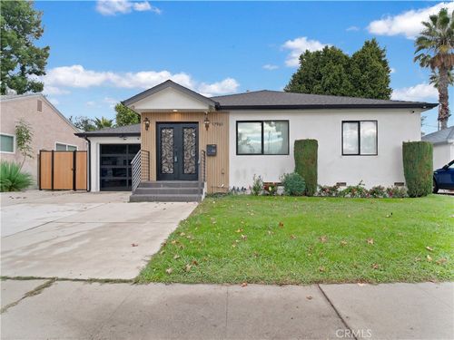 17961 Martha St, Encino, CA, 91316-1050 | Card Image